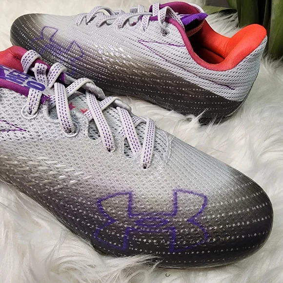 Women Under ArmourBlur Smoke MC Football Cleats brand new
